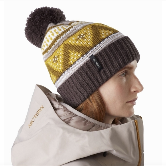 Fernie toque - Picture 2 of 3